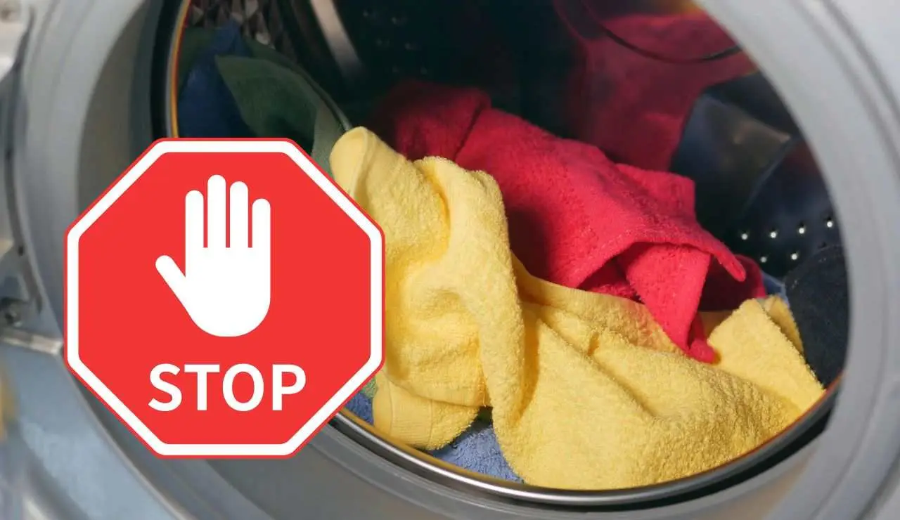 Attenzione! Non lavare mai questi tessuti in acqua calda